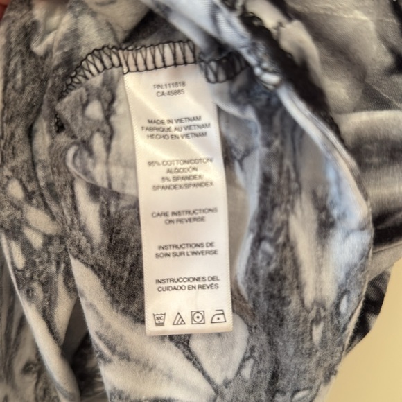 Michael Kors Black and White Graphic studded Logo T-Shirt - Picture 6 of 6